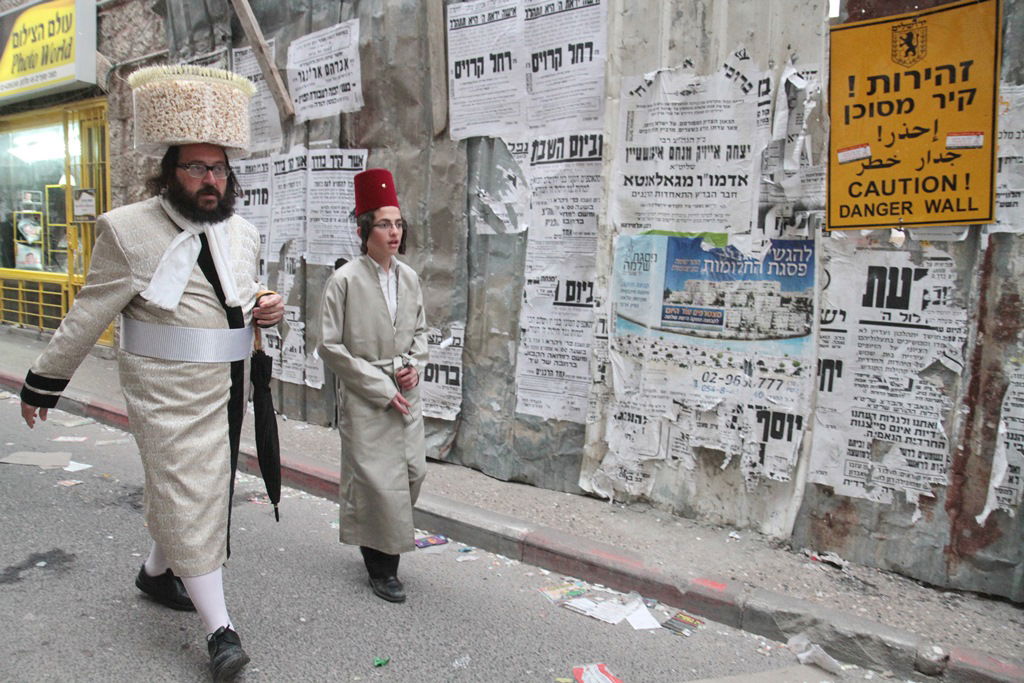 פורים בירושלים • הגלריה של יעקב לדרמן