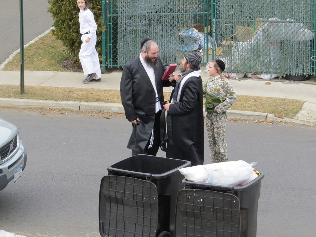 צפו בגלרית ענק: חגיגות פורים במונסי