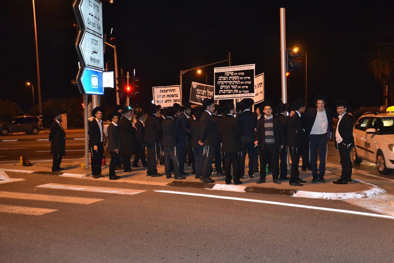 צפו בתיעוד: הפגנה חרדית בצומת פלוגות