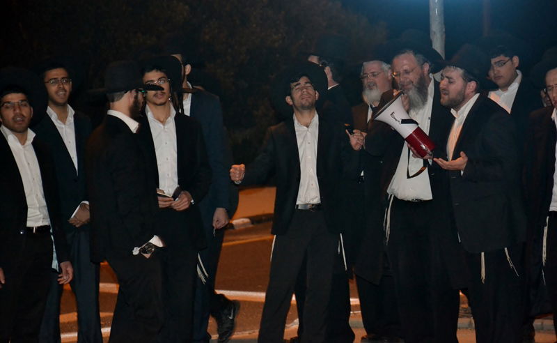 צפו בתיעוד: הפגנה חרדית בצומת פלוגות
