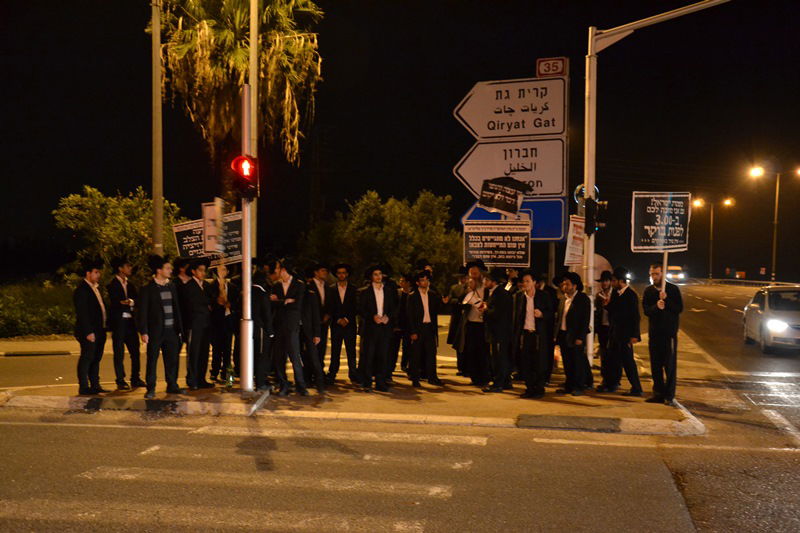 צפו בתיעוד: הפגנה חרדית בצומת פלוגות