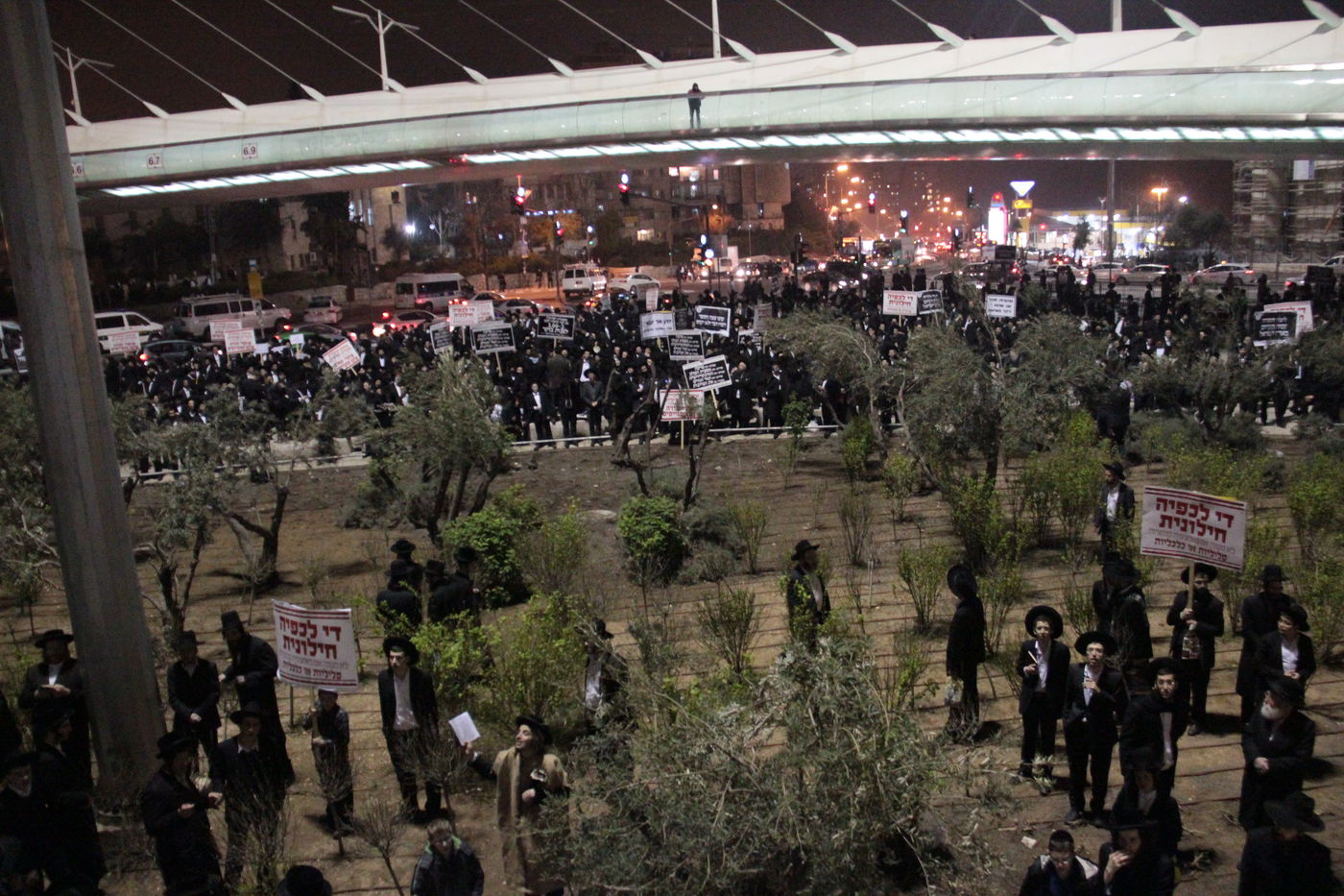 בסיום ההפגנה בי-ם: עימות אלים בין המפגינים החרדים