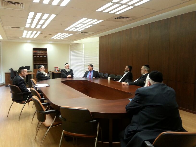 פואד והחכי"ם החרדים, הצהריים