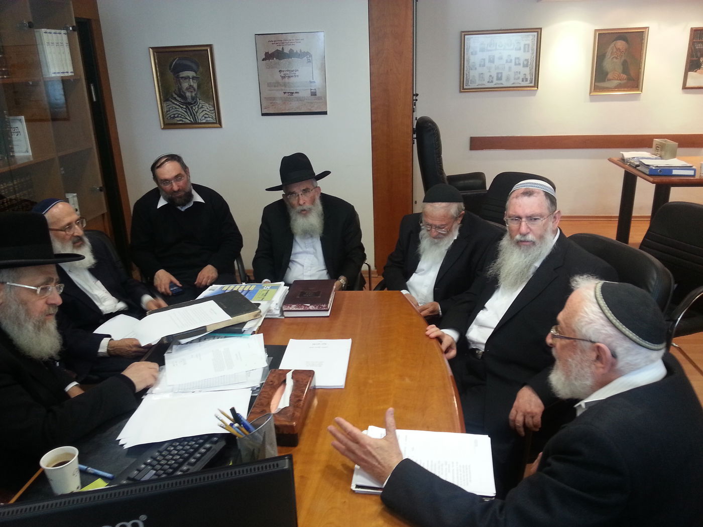 הרב יצחק יוסף בדיון חירום: הרבנות לא תכיר בגיורי שטרן