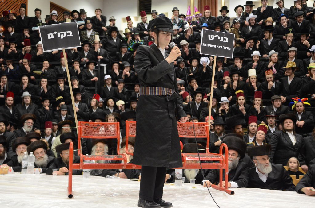 פורים בחצר הקודש צאנז • גלריה