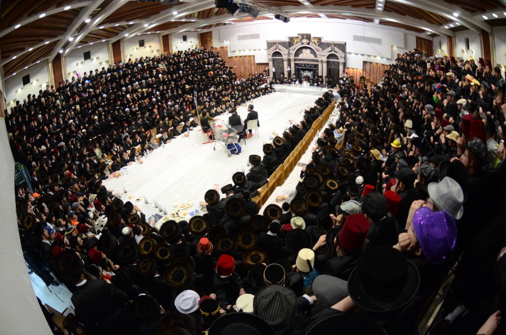 פורים בחצר הקודש צאנז • גלריה