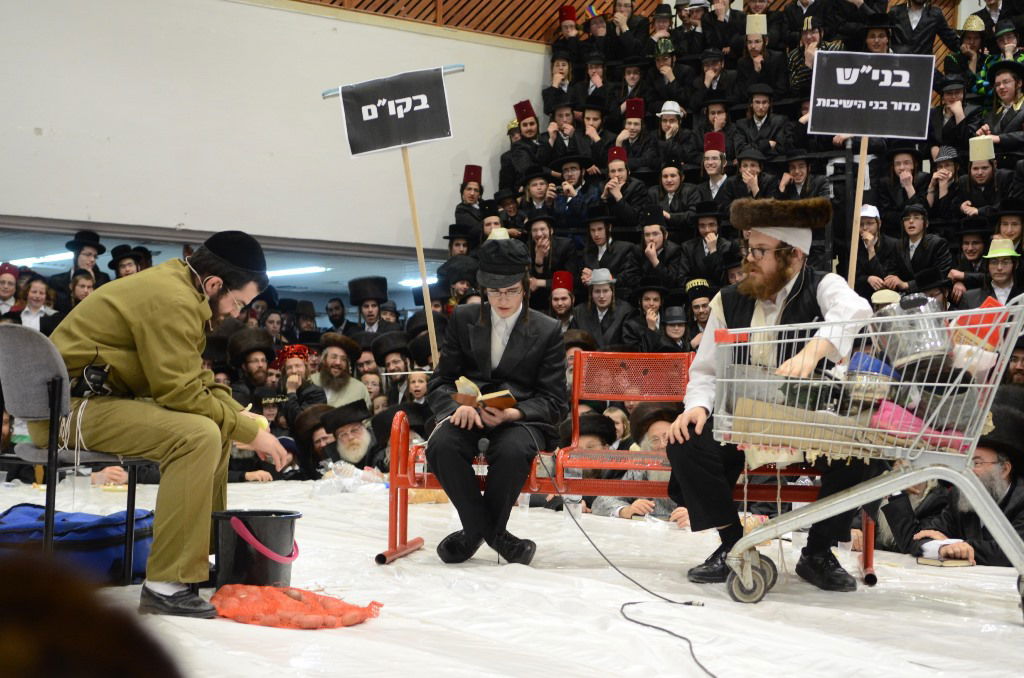 פורים בחצר הקודש צאנז • גלריה