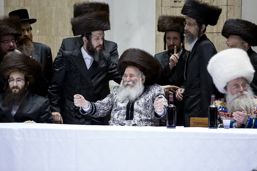 פורים בחצרות הקודש בארה"ב • תיעוד ענק