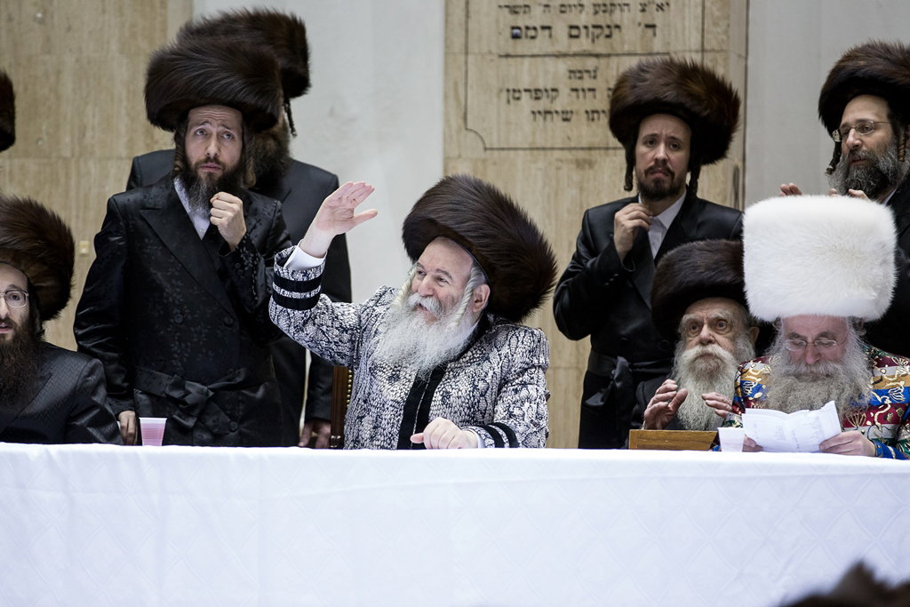 פורים בחצרות הקודש בארה"ב • תיעוד ענק
