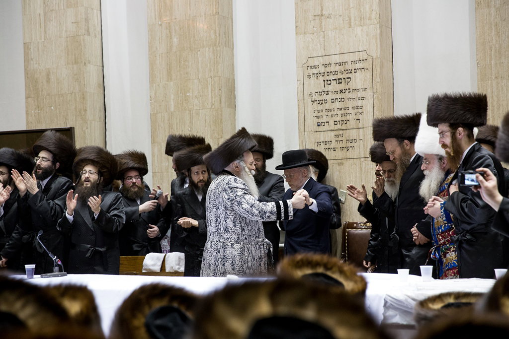 פורים בחצרות הקודש בארה"ב • תיעוד ענק