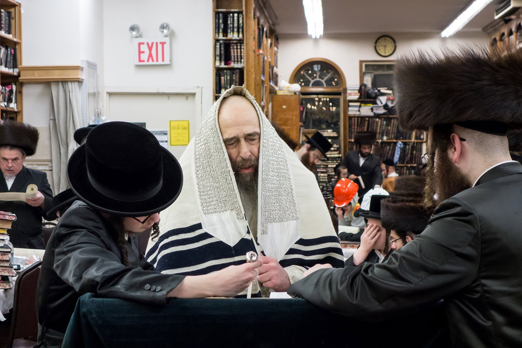 פורים בחצרות הקודש בארה"ב • תיעוד ענק