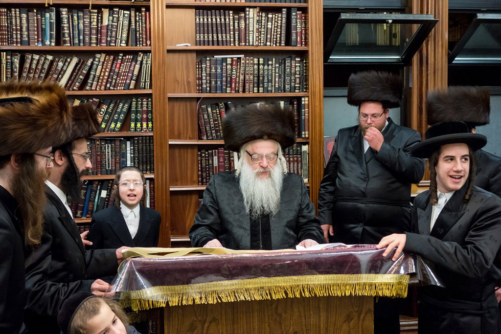 פורים בחצרות הקודש בארה"ב • תיעוד ענק