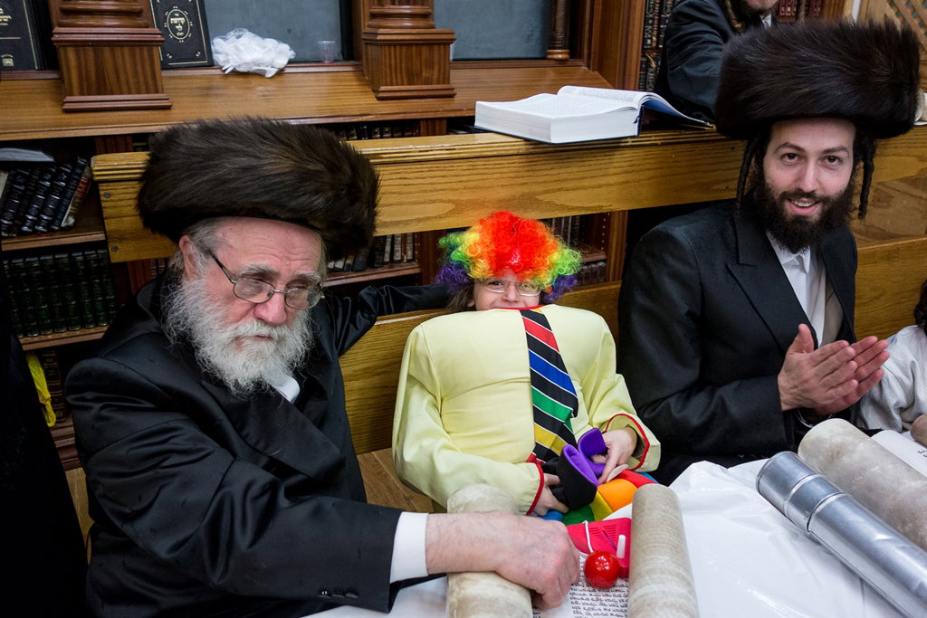 פורים בחצרות הקודש בארה"ב • תיעוד ענק