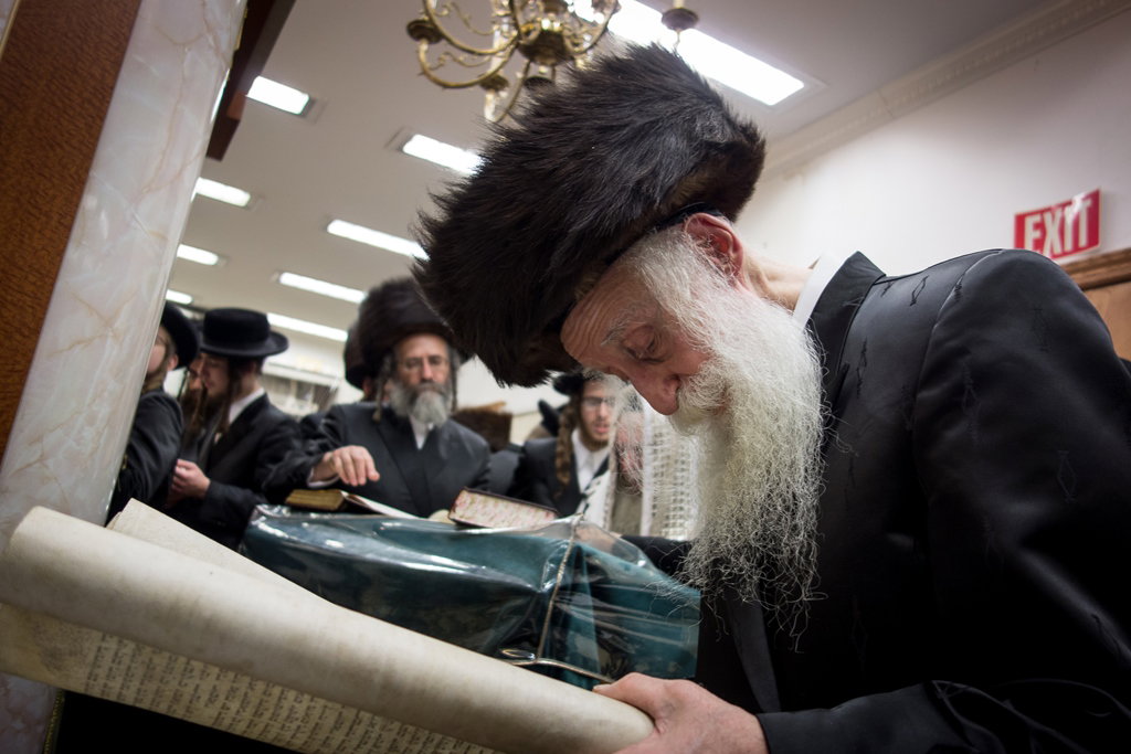 פורים בחצרות הקודש בארה"ב • תיעוד ענק