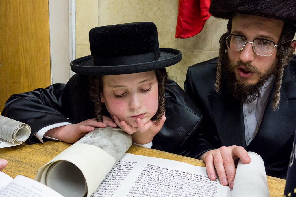 פורים בחצרות הקודש בארה"ב • תיעוד ענק