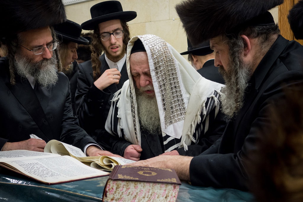פורים בחצרות הקודש בארה"ב • תיעוד ענק