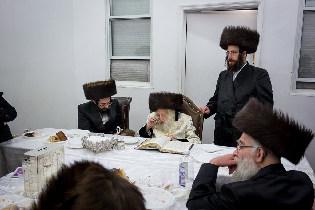 פורים בחצרות הקודש בארה"ב • תיעוד ענק