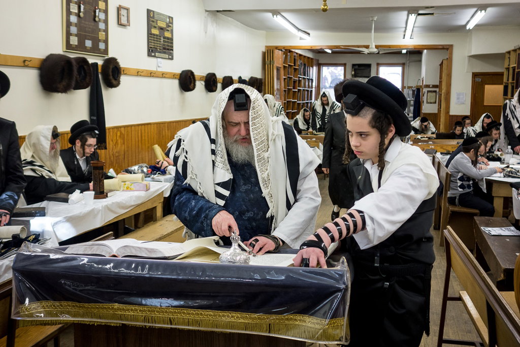 פורים בחצרות הקודש בארה"ב • תיעוד ענק
