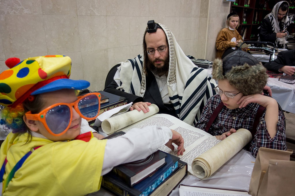 פורים בחצרות הקודש בארה"ב • תיעוד ענק