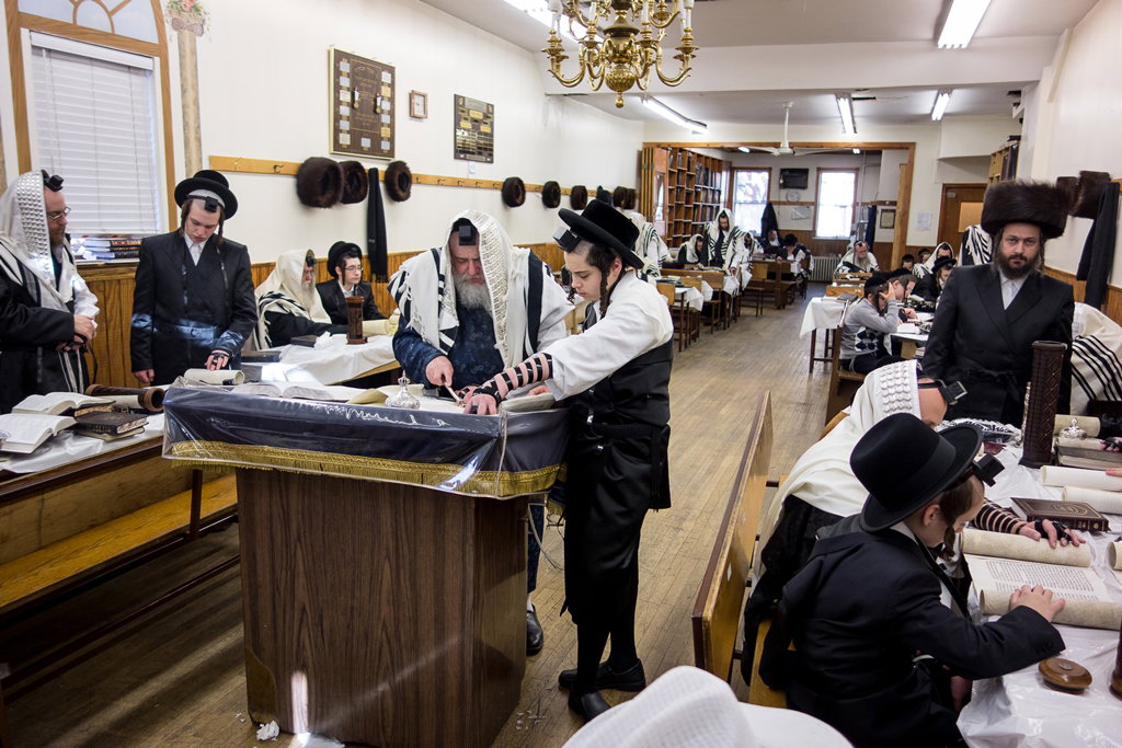 פורים בחצרות הקודש בארה"ב • תיעוד ענק