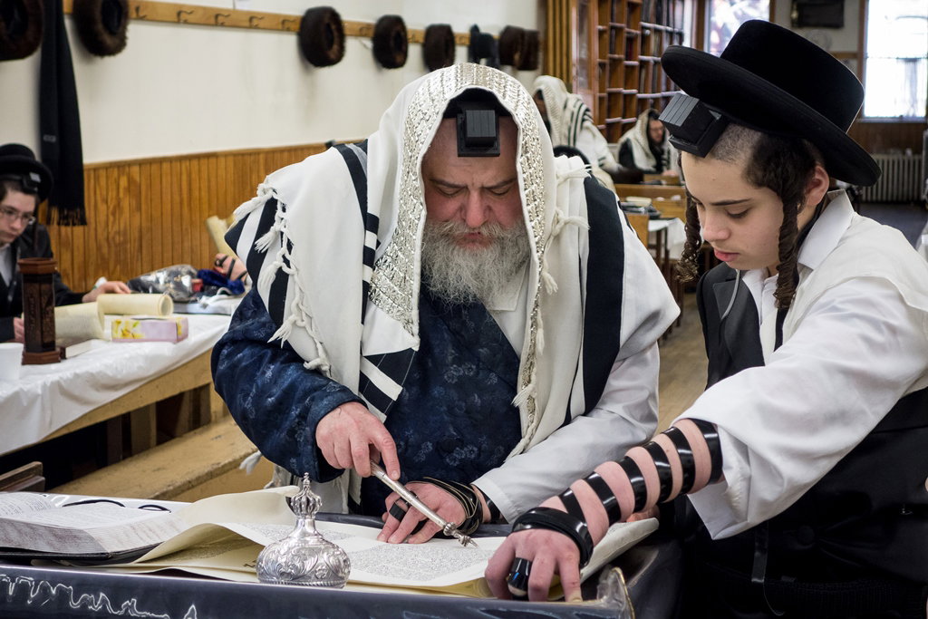 פורים בחצרות הקודש בארה"ב • תיעוד ענק