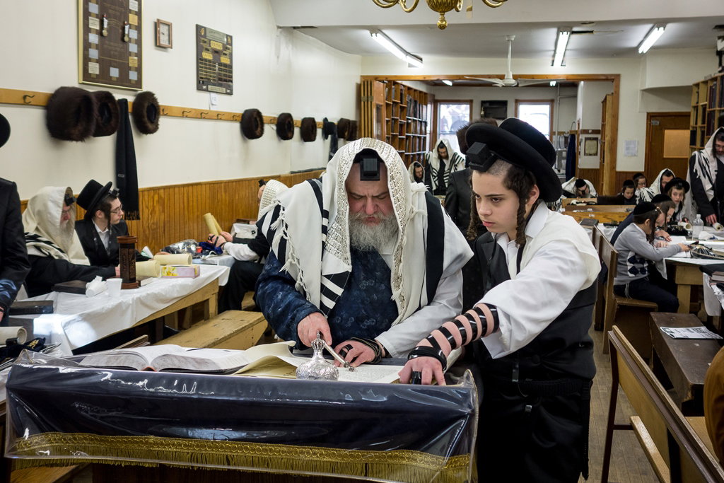 פורים בחצרות הקודש בארה"ב • תיעוד ענק