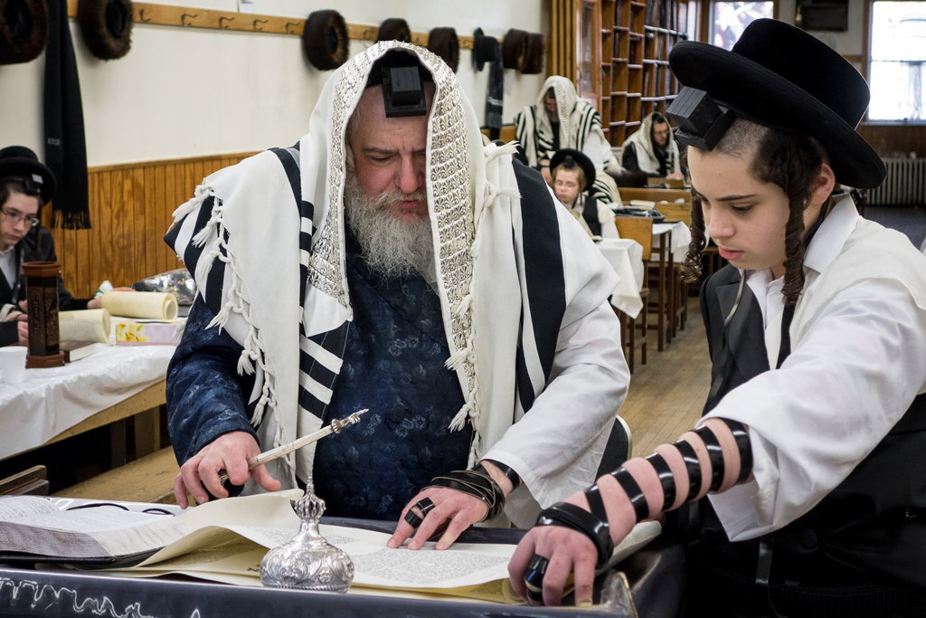 פורים בחצרות הקודש בארה"ב • תיעוד ענק