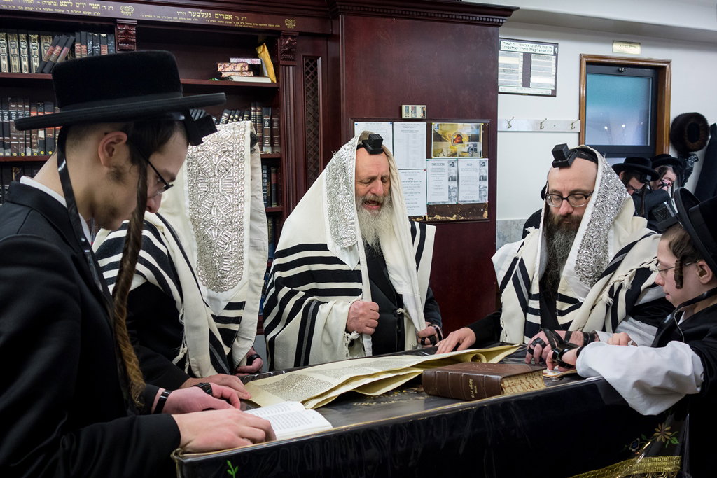 פורים בחצרות הקודש בארה"ב • תיעוד ענק