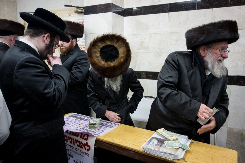 פורים בחצרות הקודש בארה"ב • תיעוד ענק