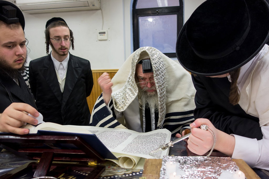 פורים בחצרות הקודש בארה"ב • תיעוד ענק