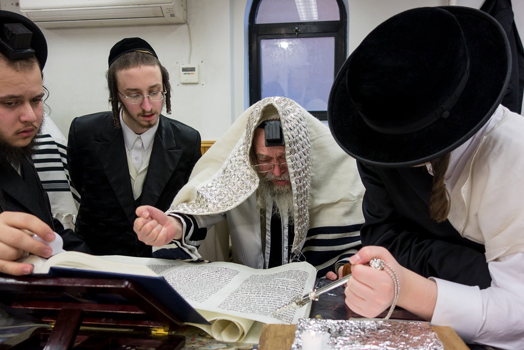 פורים בחצרות הקודש בארה"ב • תיעוד ענק