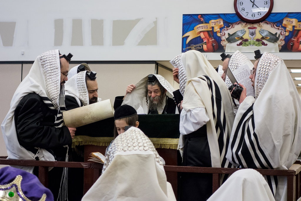 פורים בחצרות הקודש בארה"ב • תיעוד ענק