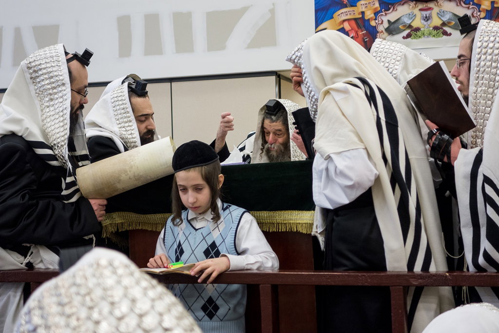 פורים בחצרות הקודש בארה"ב • תיעוד ענק