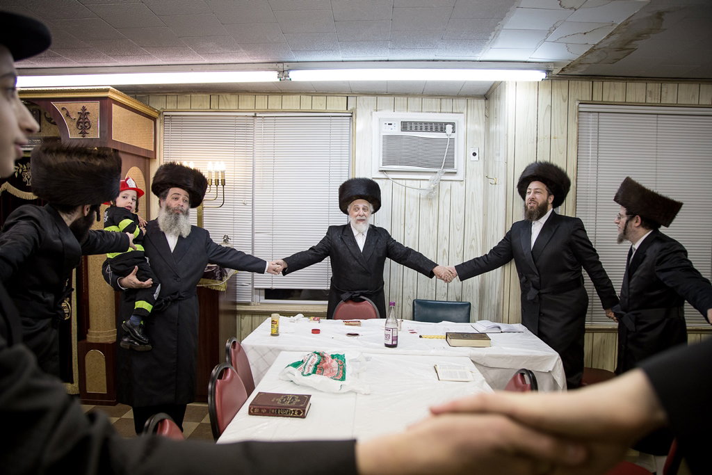 פורים בחצרות הקודש בארה"ב • תיעוד ענק