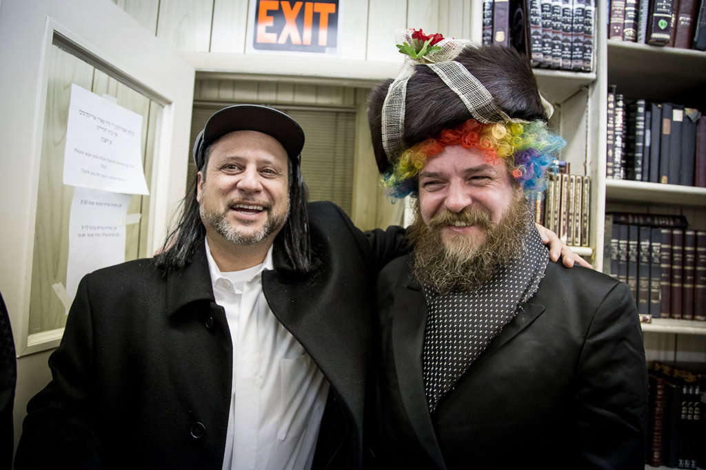 פורים בחצרות הקודש בארה"ב • תיעוד ענק