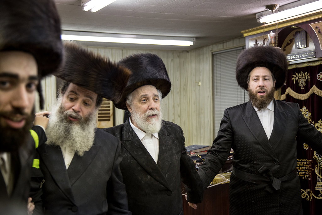 פורים בחצרות הקודש בארה"ב • תיעוד ענק