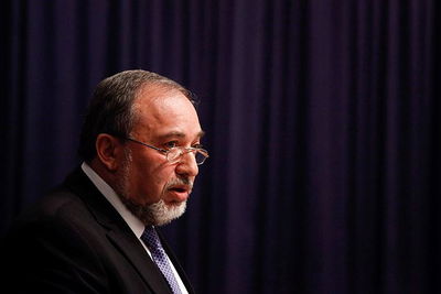 שר החוץ אביגדור ליברמן: "תחת לזקן של האייטולה מתחבא שפם היטלרי"