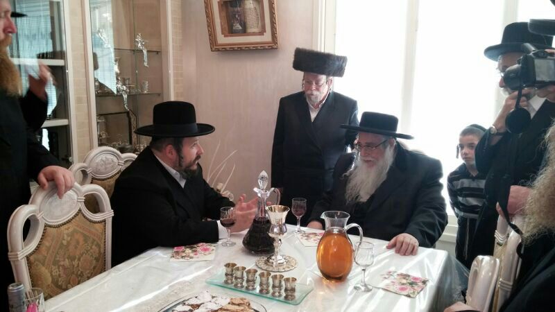 נדיר: האדמו"ר מצאנז בא לביקור הוקרה בבית ראש עיריית ביתר עילית