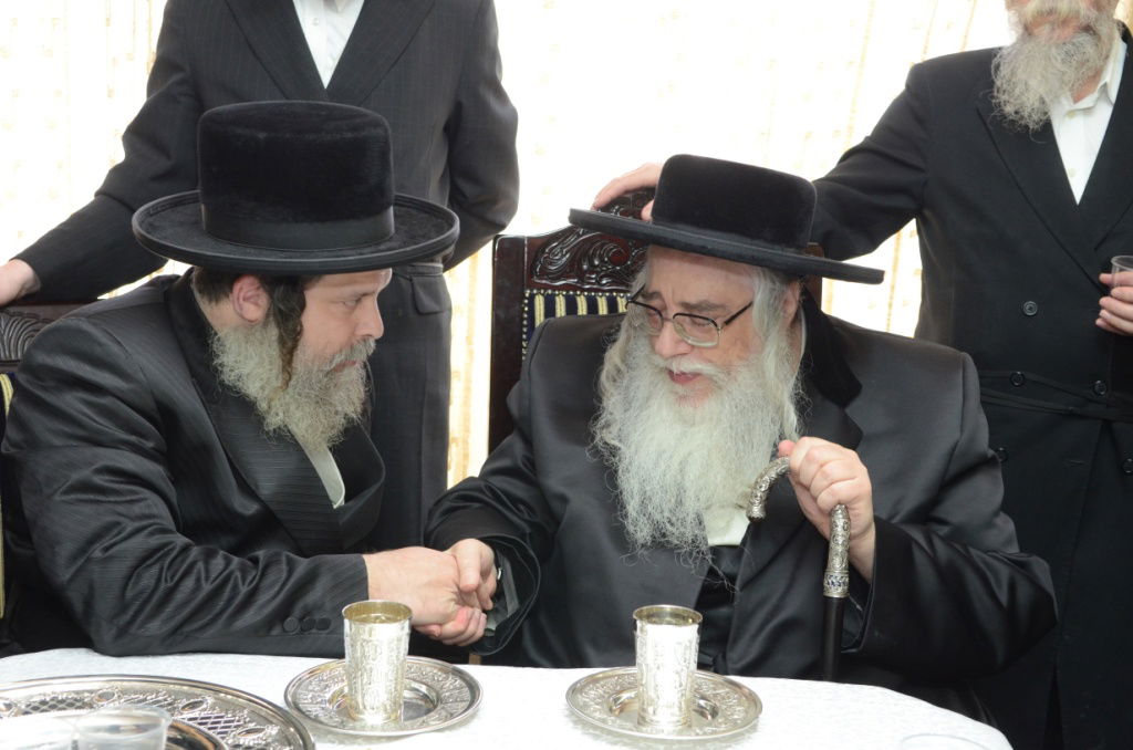 שבת היסטורית בביתר עילית בראשות האדמו"ר מצאנז • תיעוד ענק