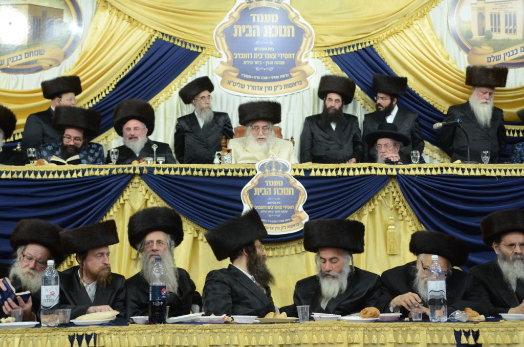 שבת היסטורית בביתר עילית בראשות האדמו"ר מצאנז • תיעוד ענק