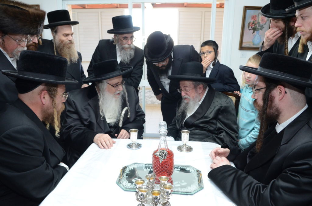 שבת היסטורית בביתר עילית בראשות האדמו"ר מצאנז • תיעוד ענק