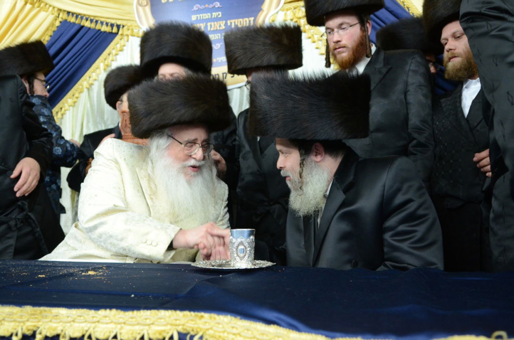 שבת היסטורית בביתר עילית בראשות האדמו"ר מצאנז • תיעוד ענק