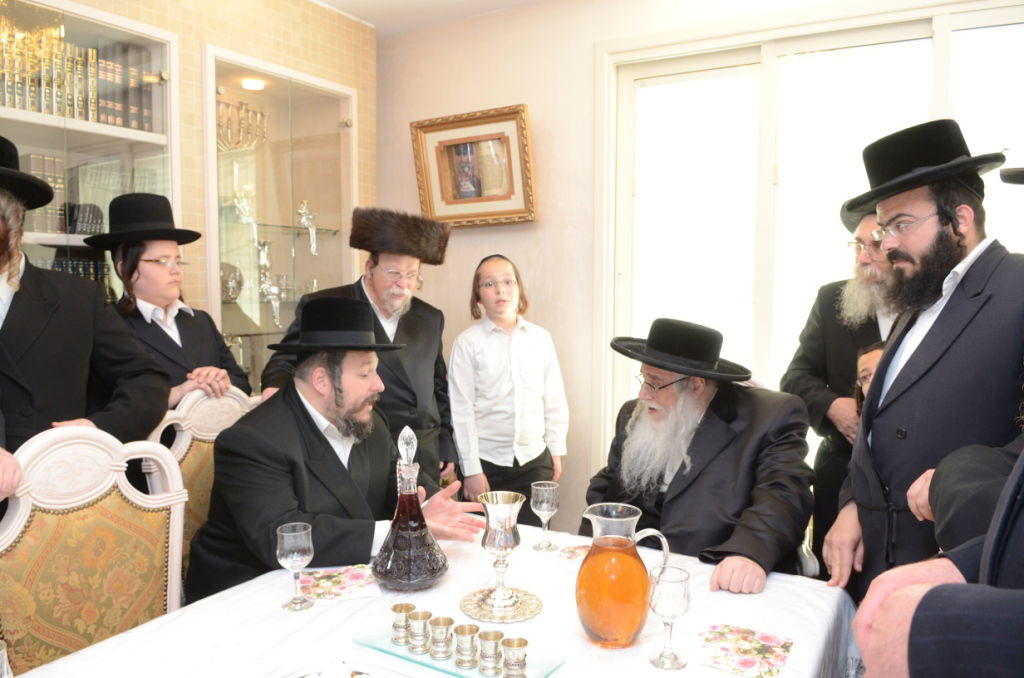 שבת היסטורית בביתר עילית בראשות האדמו"ר מצאנז • תיעוד ענק