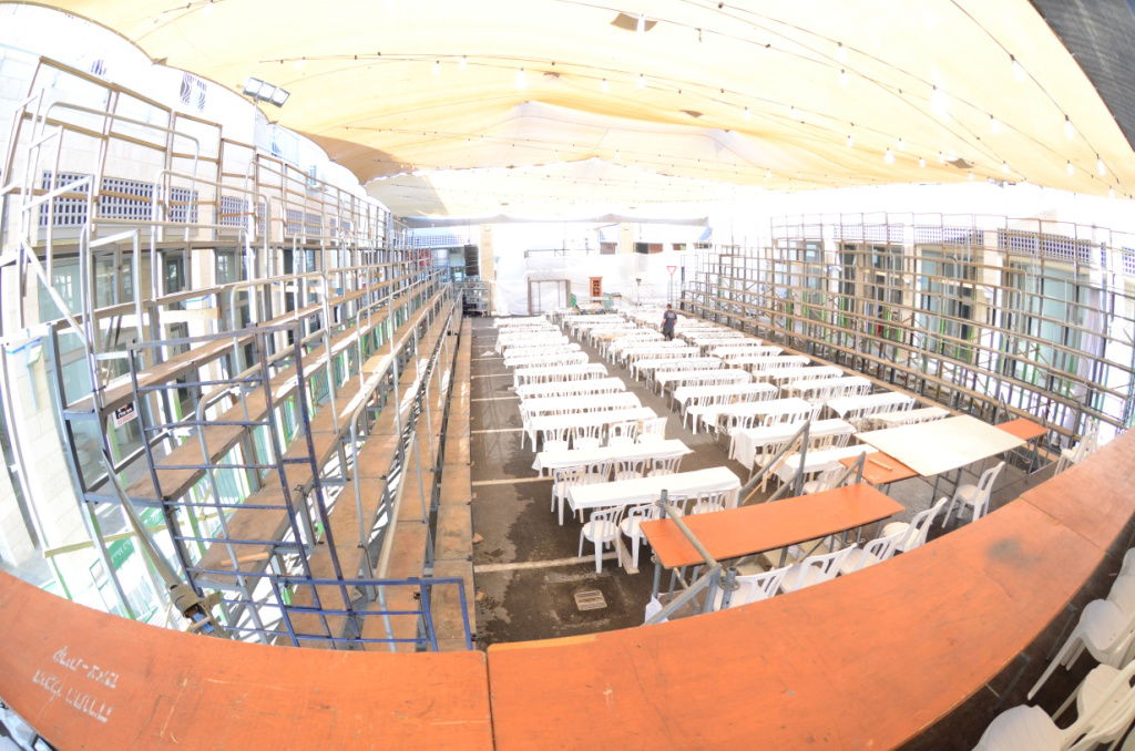 שבת היסטורית בביתר עילית בראשות האדמו"ר מצאנז • תיעוד ענק