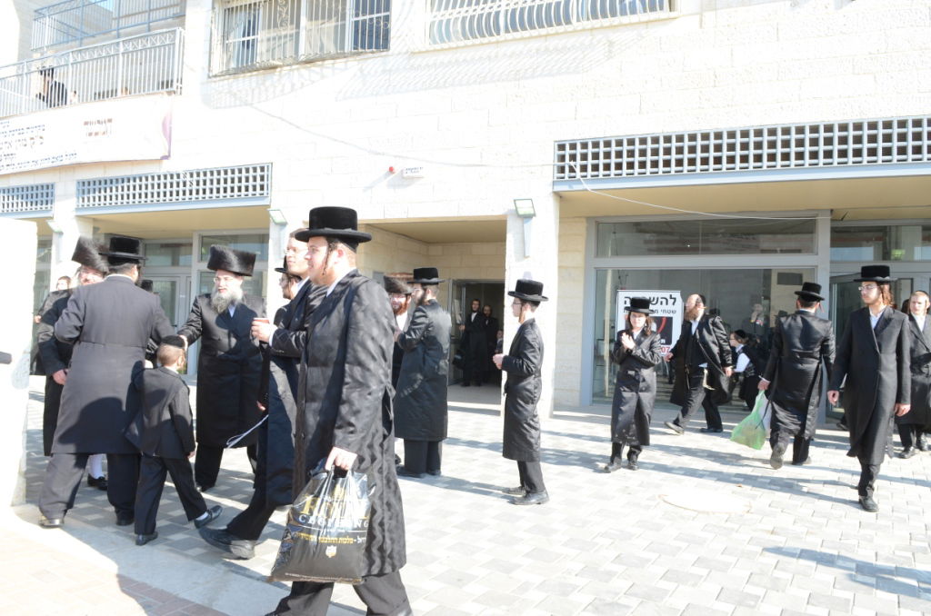 שבת היסטורית בביתר עילית בראשות האדמו"ר מצאנז • תיעוד ענק