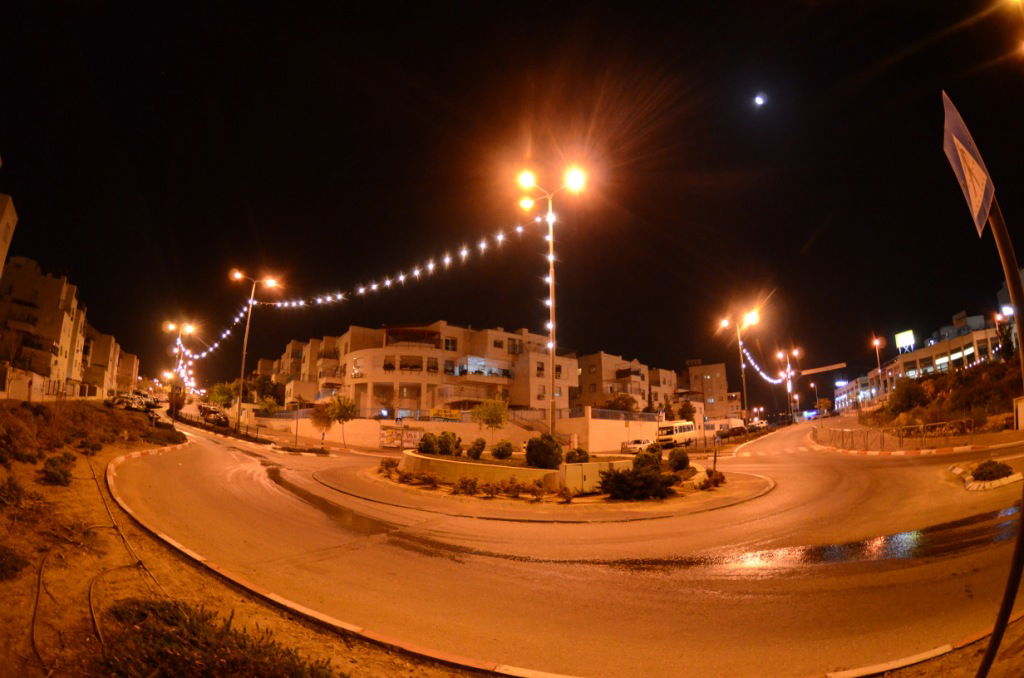 שבת היסטורית בביתר עילית בראשות האדמו"ר מצאנז • תיעוד ענק