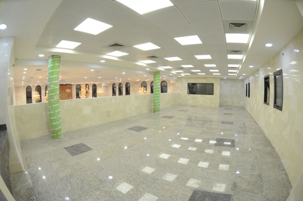 שבת היסטורית בביתר עילית בראשות האדמו"ר מצאנז • תיעוד ענק