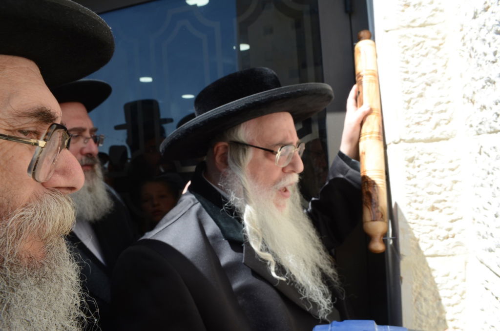 שבת היסטורית בביתר עילית בראשות האדמו"ר מצאנז • תיעוד ענק