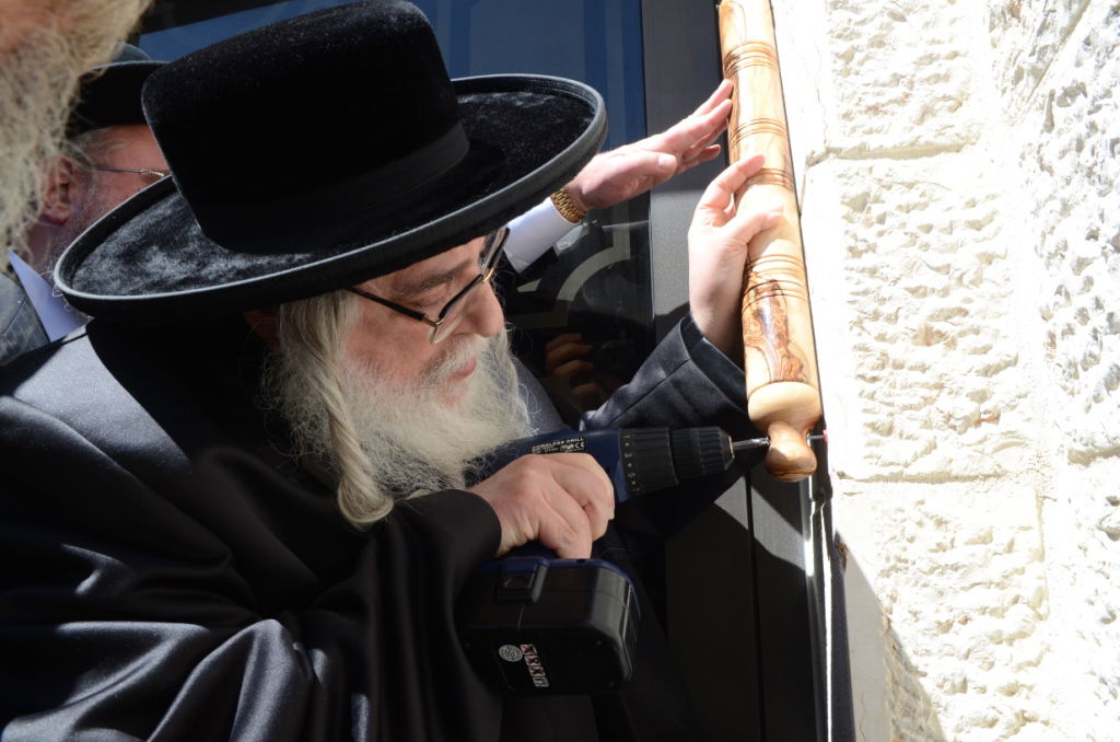 שבת היסטורית בביתר עילית בראשות האדמו"ר מצאנז • תיעוד ענק