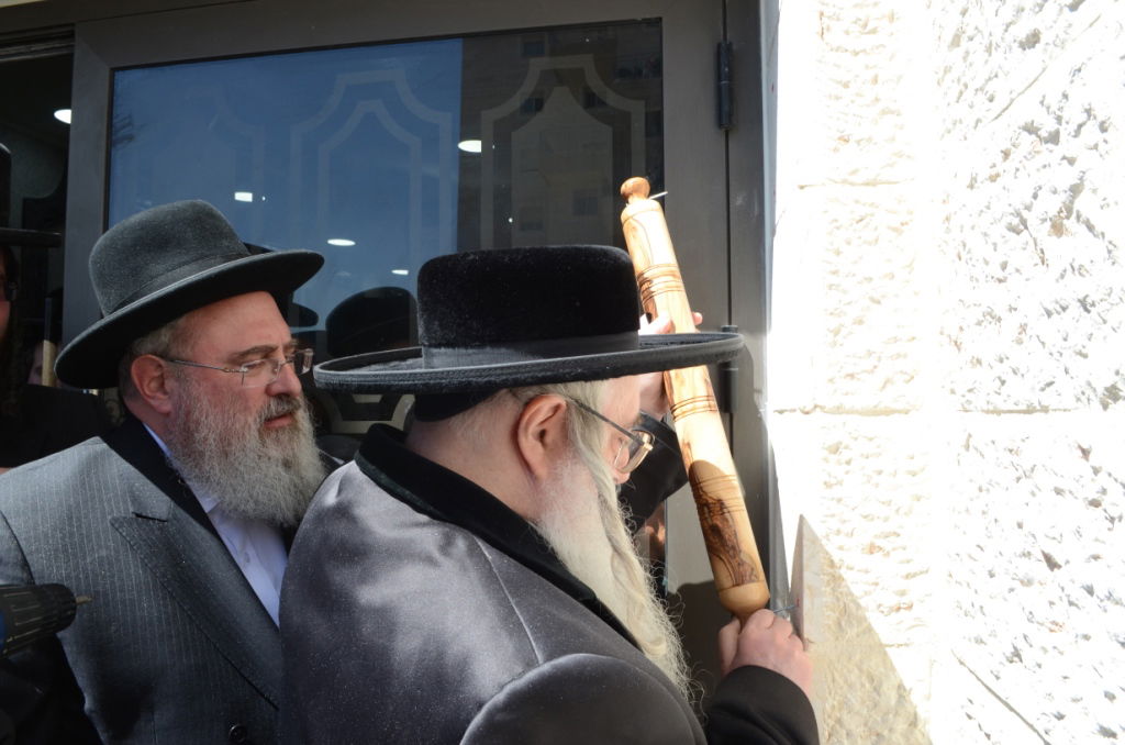 שבת היסטורית בביתר עילית בראשות האדמו"ר מצאנז • תיעוד ענק